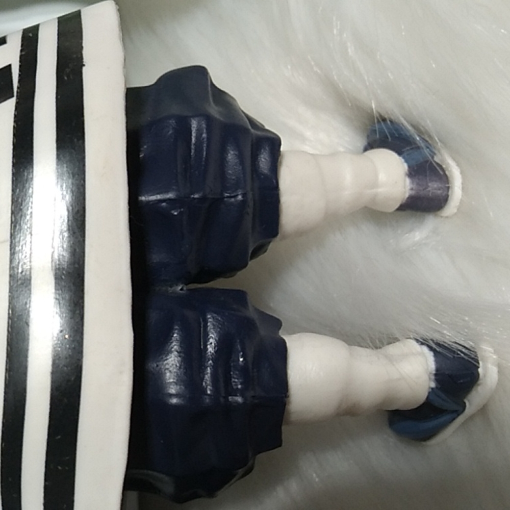 SALE! Demon Slayers Bundle Of 3 W/No Stands Included Great Condition - Picture 13 of 15